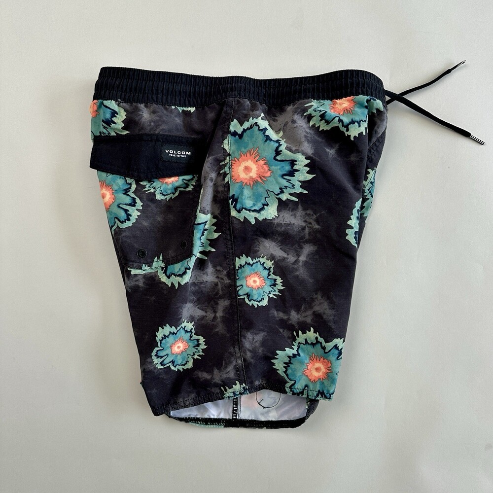 Volcom Board Shorts Trunks Youth Large 12Y - Medal Petal Stoney Swim Surf Beach - Picture 5 of 11
